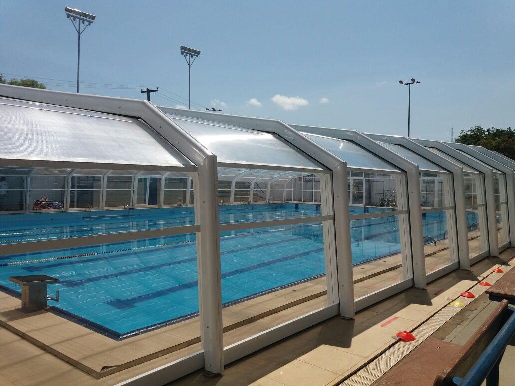 A Legítima Cobertura Telescópica de Piscina